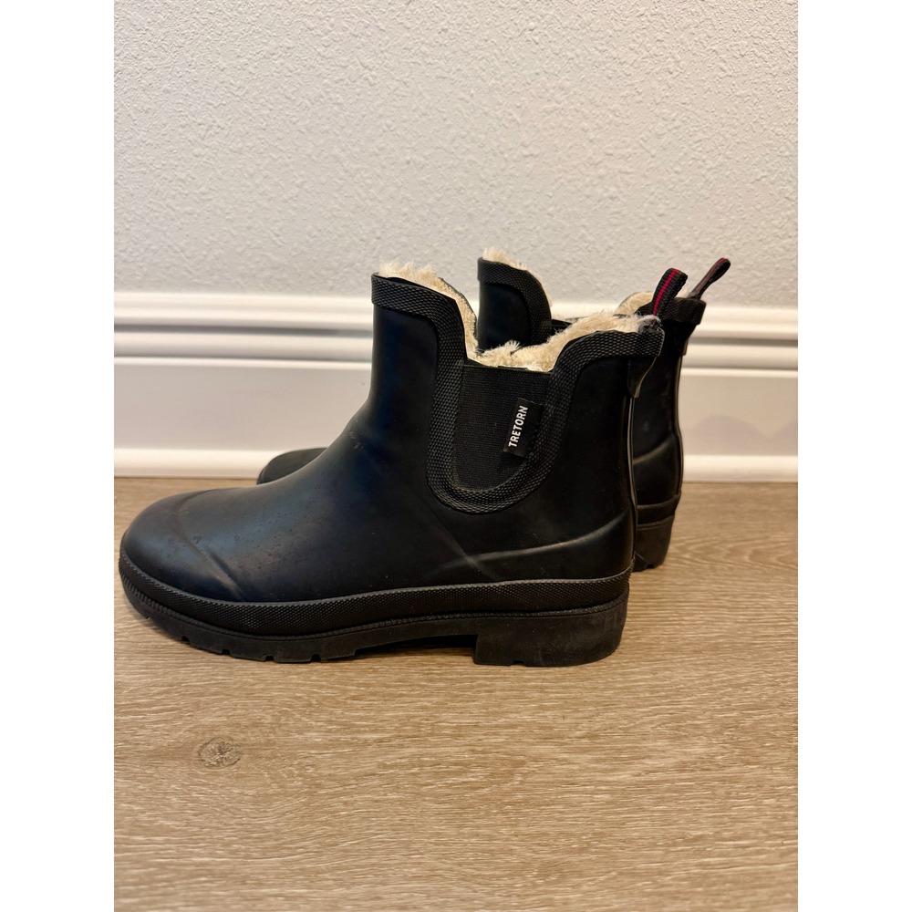 Tretorn Women Deep Navy/Black Rubber Faux Fur Lined Chelsea Rain Boots Size 8